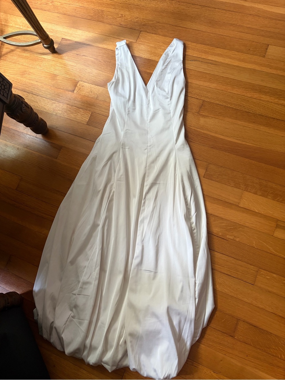 Abercrombie & Fitch White V-Neck Bridal Gown